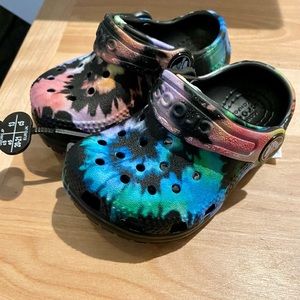 Baby Crocs, size 5, NWT, adorable tie dye color, gender neutral